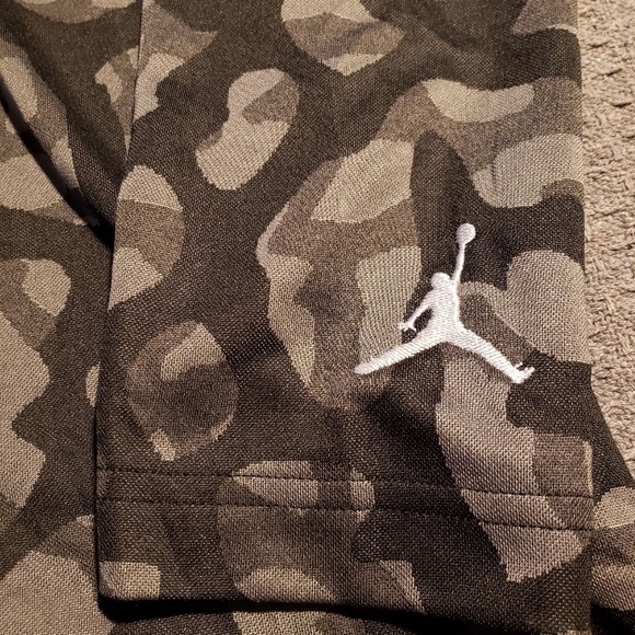 Nike Dri-FIT Black and Gray Elephant Camouflage Tee - Picture 4 of 5